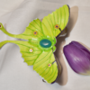 Luna Moth ćma księżycowa skórzana spinka do włosów z jadeitem - obrazek 7
